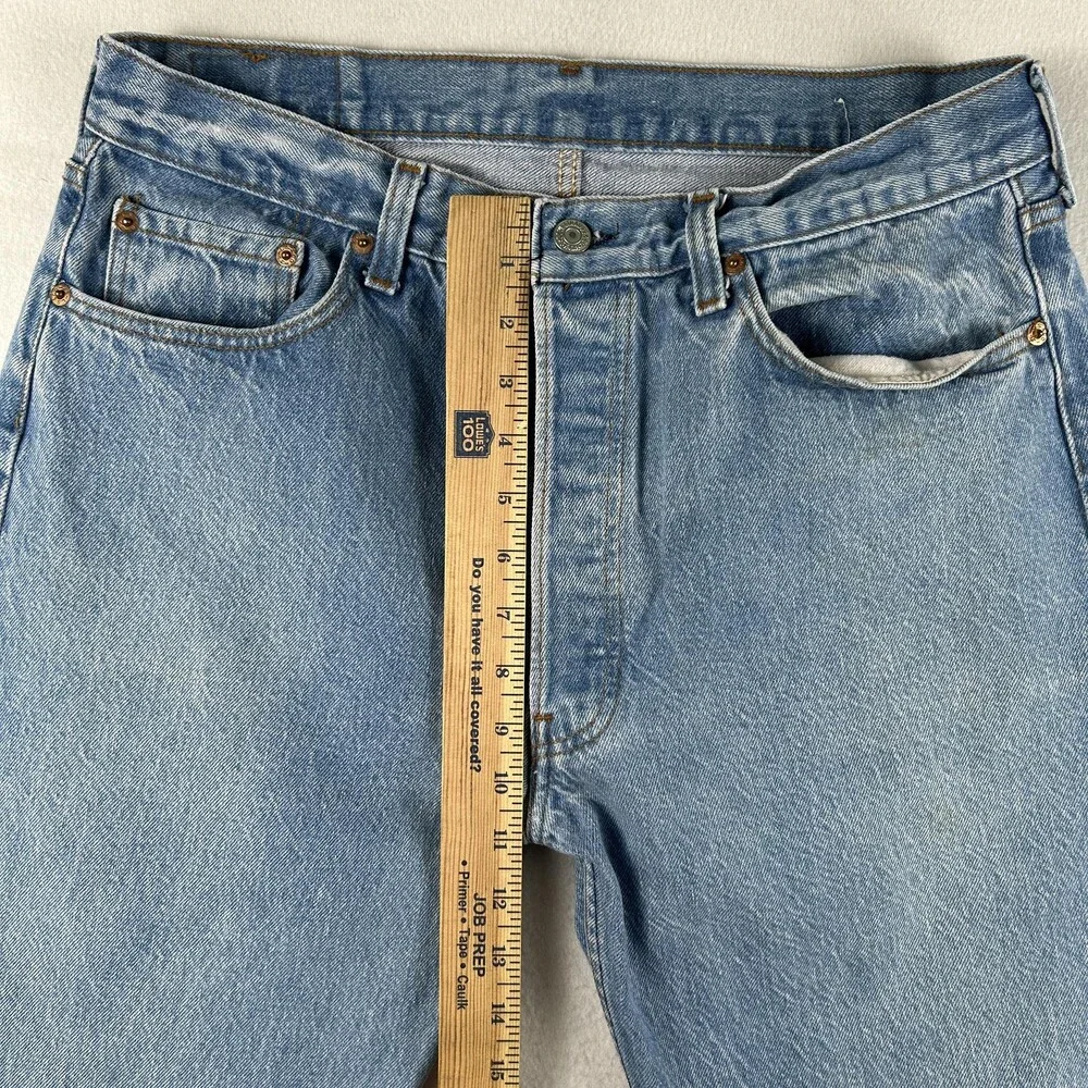 Vintage Levis 501 Jeans Mens 33x30 Light Wash Denim Straight Button Fly USA 90s